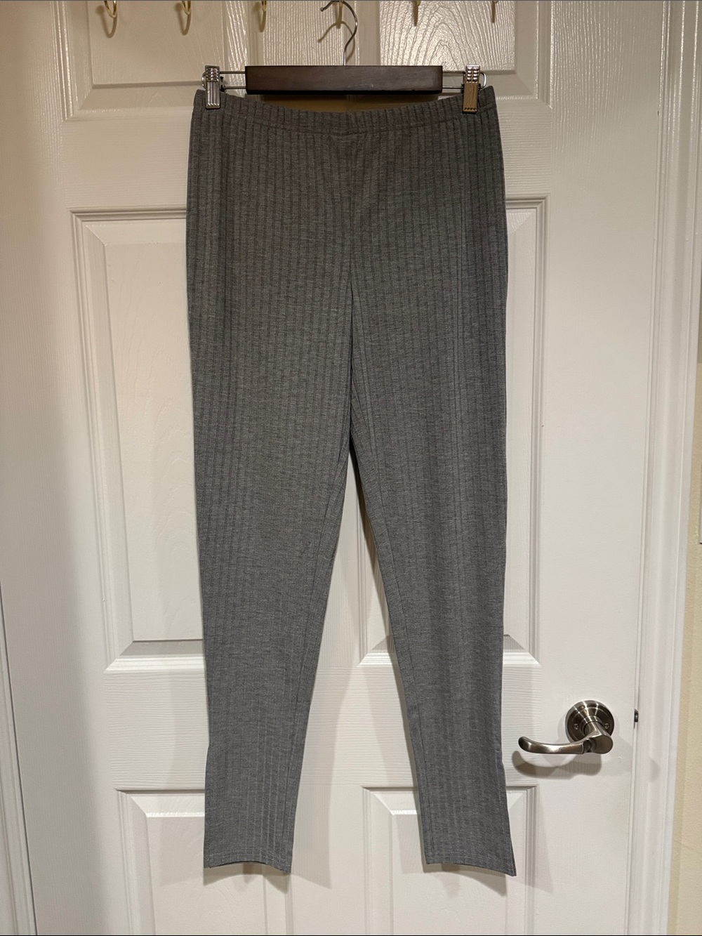Gray Ribbed Knit Leggings